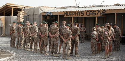 Danske soldater i Afghanistan lærer at beskytte sig mod bagholdsangreb.
